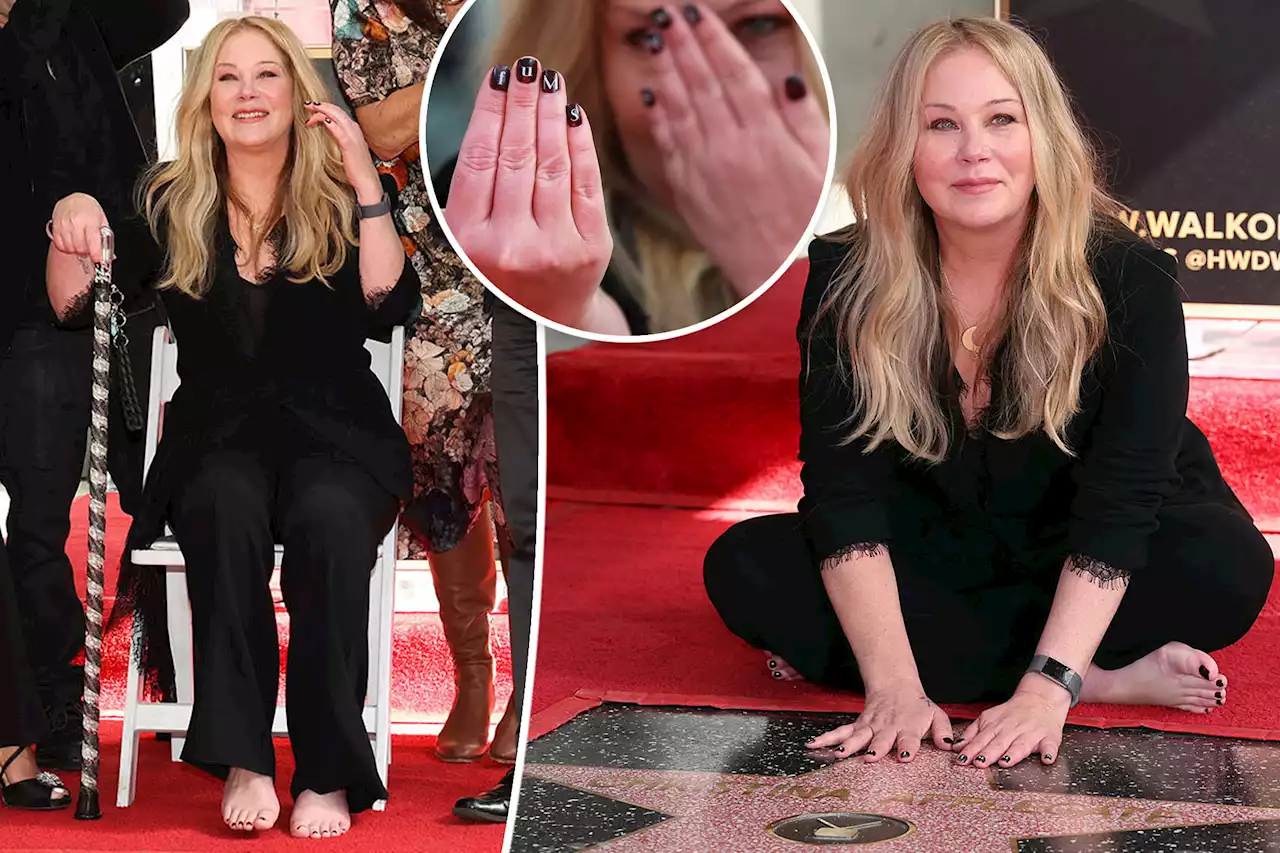 Christina Applegate rocks MS-themed manicure at Walk of Fame ceremony