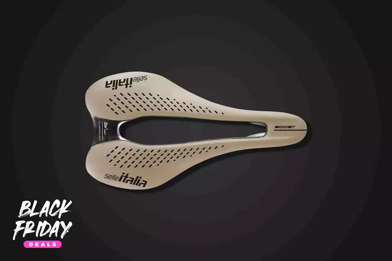 Black Friday: 54% off Selle Italia SLR Boost Superflow Racing Saddle | Cycling deals from Dealclincher