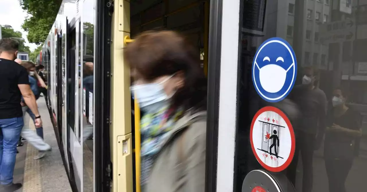 „Nicht verhältnismäßig“: FDP im Saarland für Ende der Maskenpflicht in Bussen und Bahnen