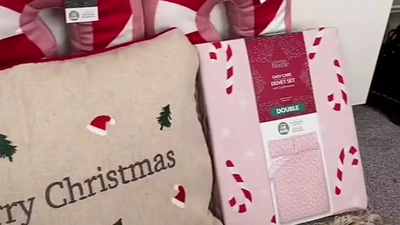 I got an Asda Christmas haul with tonnes of on-trend decorations and homeware