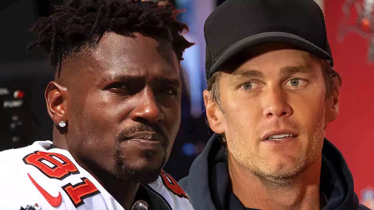 Antonio Brown Shares 2021 Text From Tom Brady, 'Demonstrating Poor Decisions'