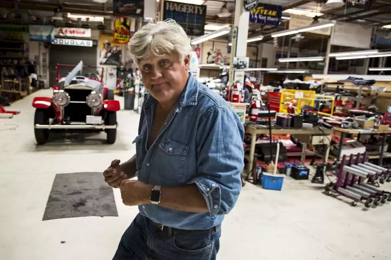 Jay Leno suffers serious facial burns after car catches fire, report says