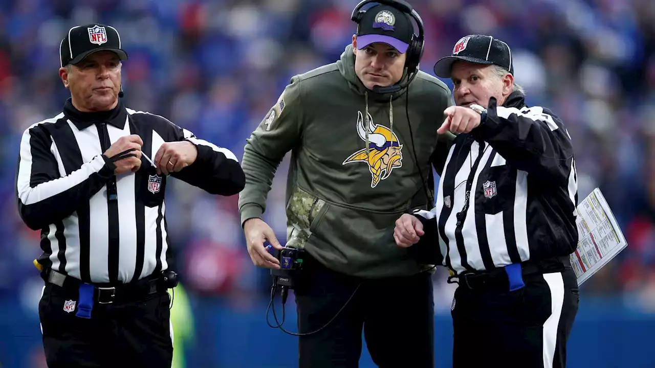 Officials made 2 glaring errors in final chaotic minutes of Vikings-Bills game