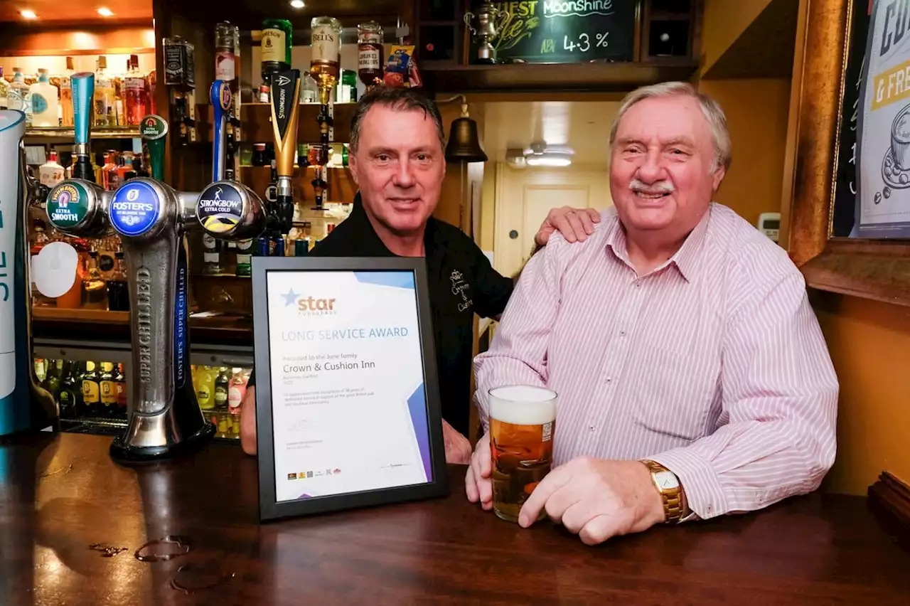 Edwardian pub in Sheffield celebrates dedication of family who have run it for 30 years