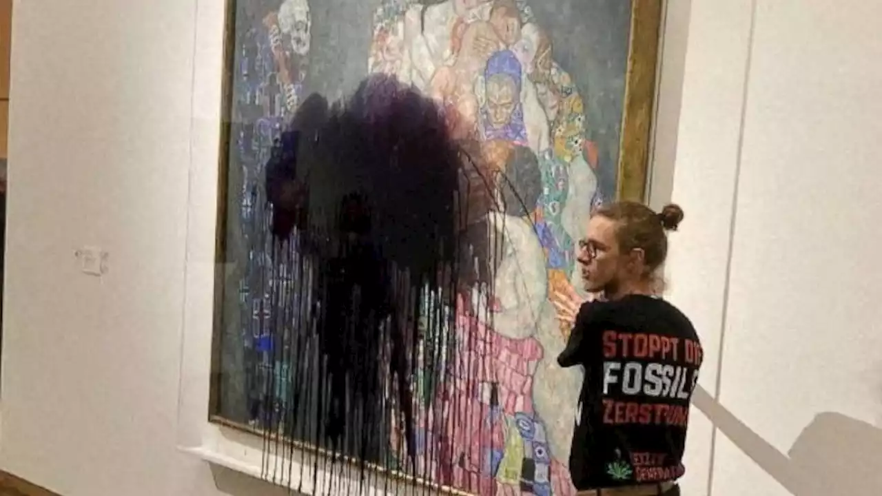 Climate activists throw paint on Gustav Klimt's 'Tod und Leben' at Vienna museum