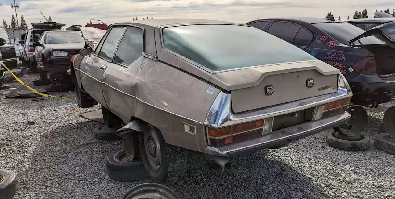 Rare 1973 Citroën SM Is Junkyard Treasure