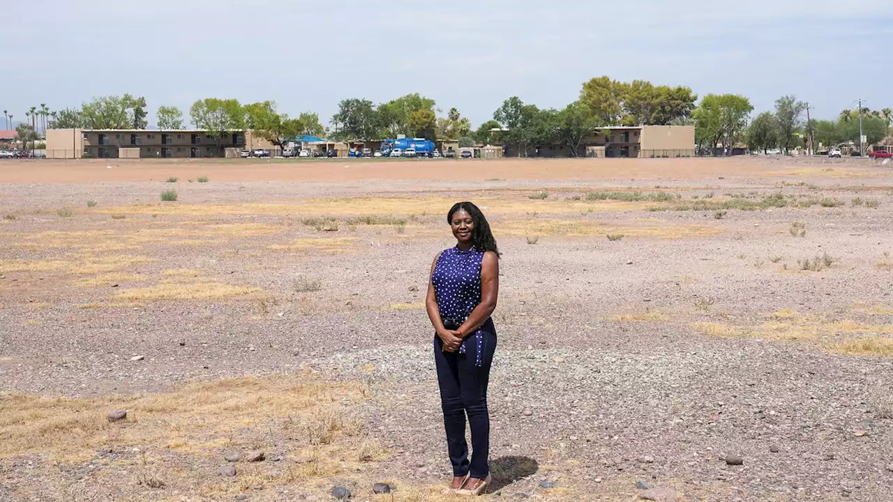 Phoenix planning grocery store, medical services for 24th and Broadway corner