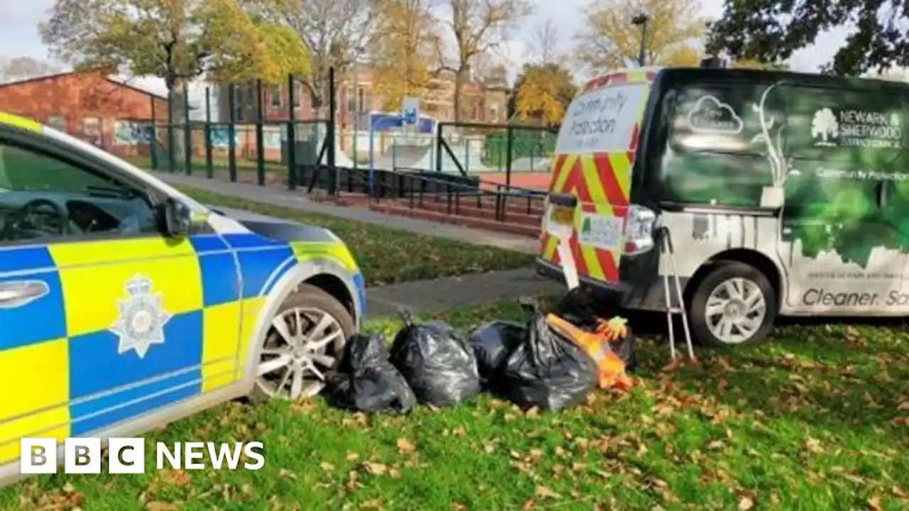 Graffiti youths clean up park they vandalised