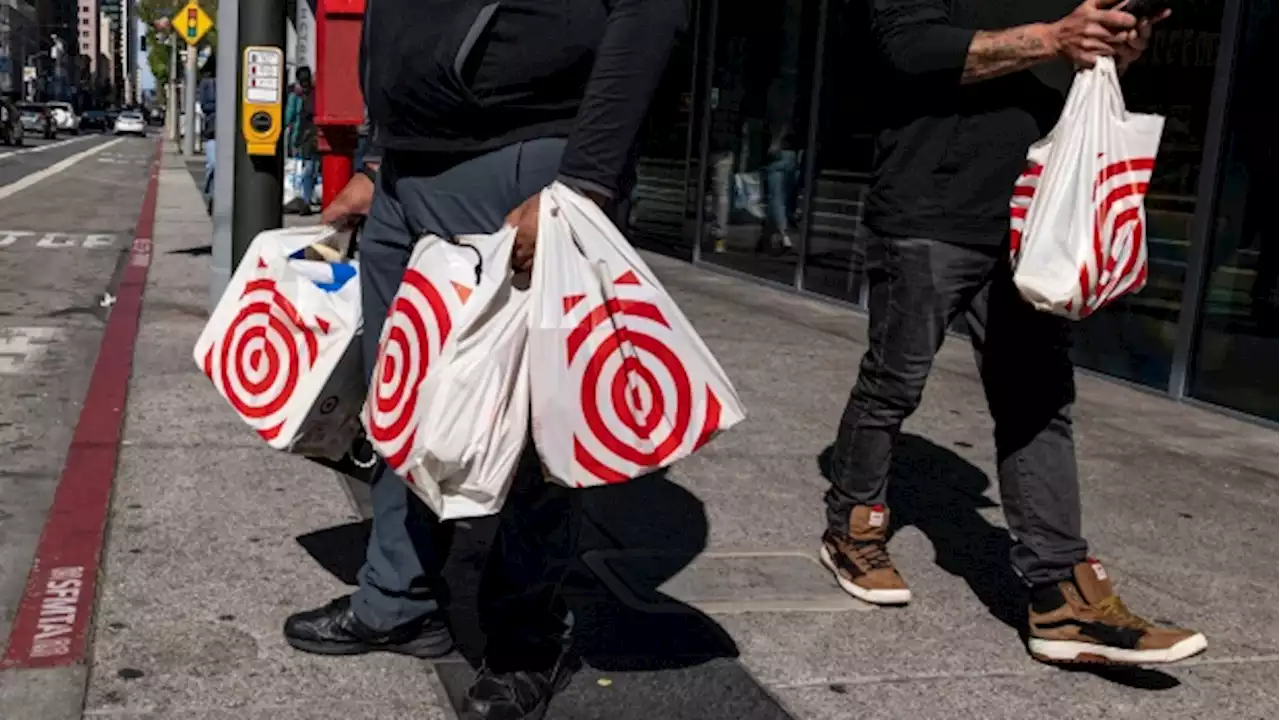 Target cuts outlook, misses big on profit as its shoppers retrench - BNN Bloomberg