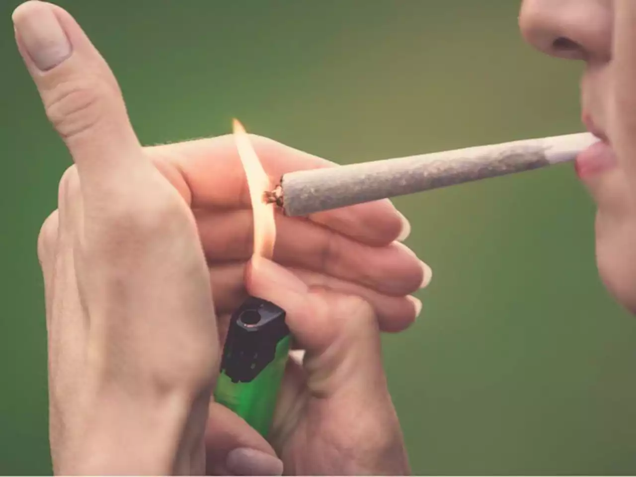 Canadian study claims smoking weed more harmful than tobacco