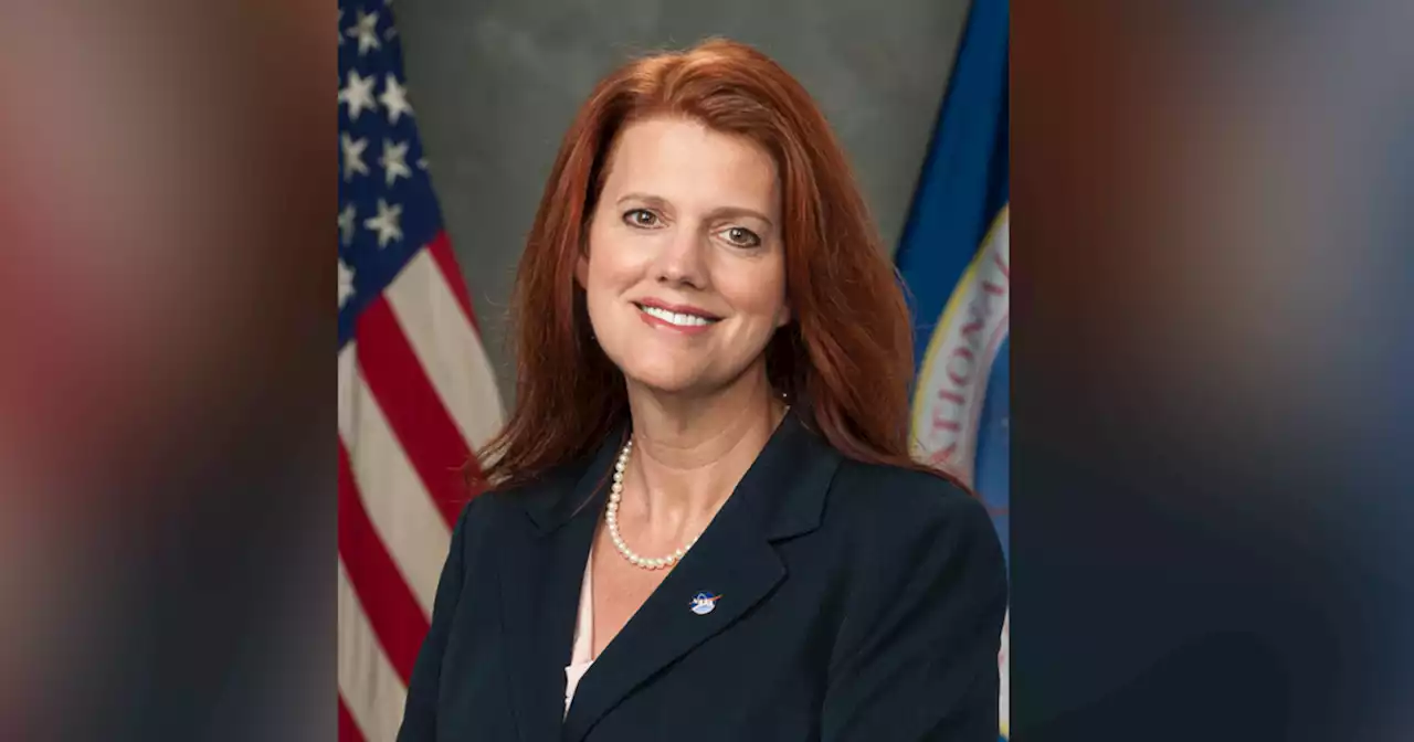 NASA's first female launch director Charlie Blackwell-Thompson celebrates Artemis launch by cutting off her tie