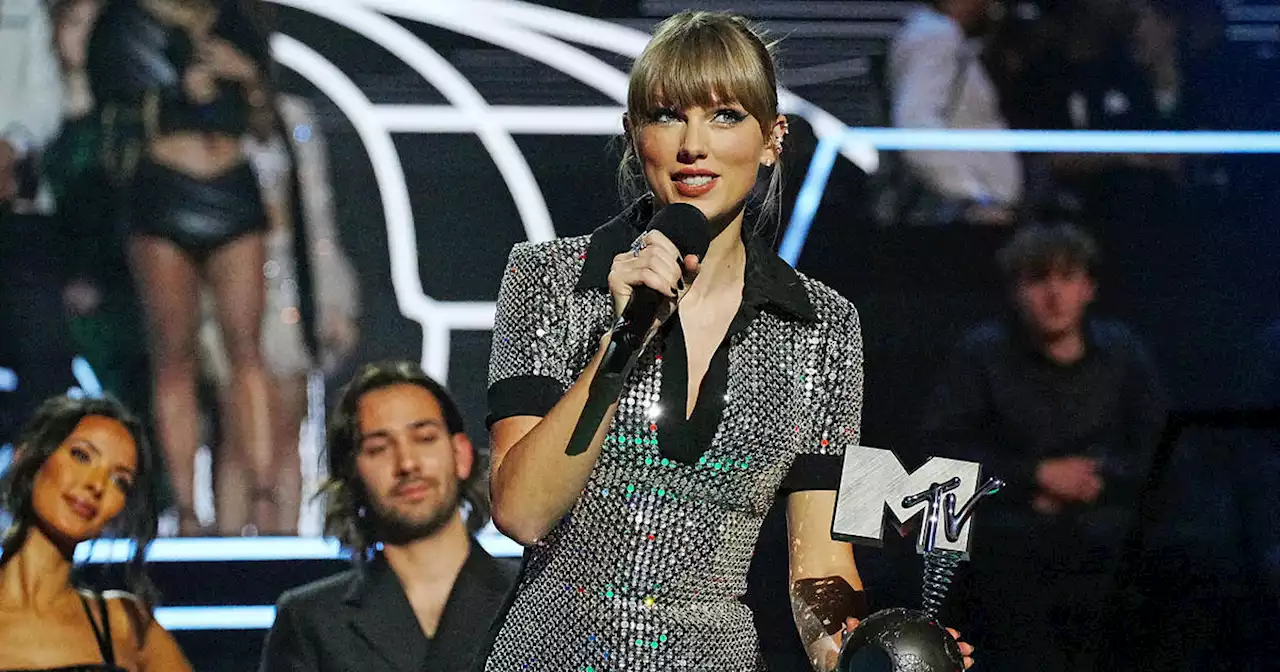 Taylor Swift fans irate after Ticketmaster site crashes