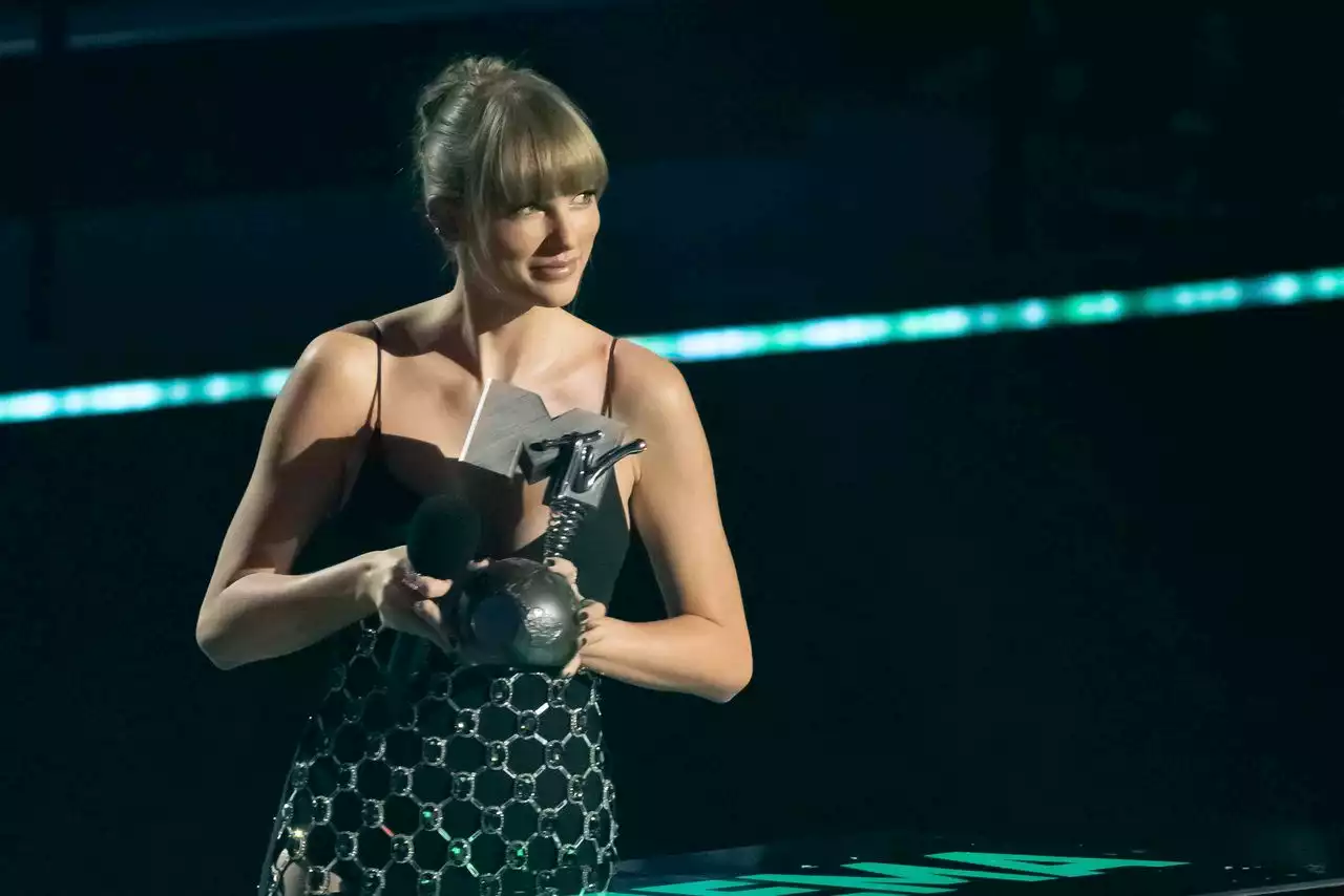 Taylor Swift presale crashes Ticketmaster website