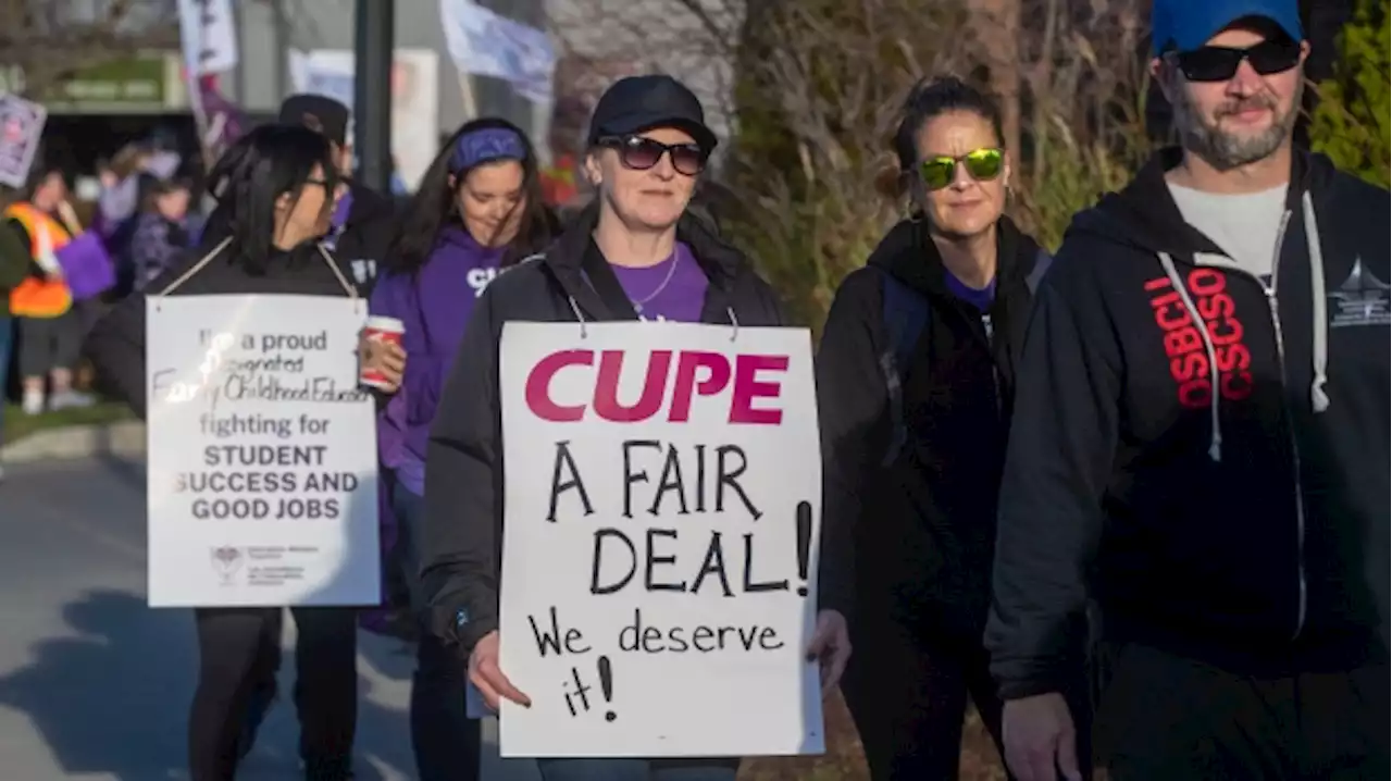 Ontario education workers' union to provide update on negotiations Wednesday