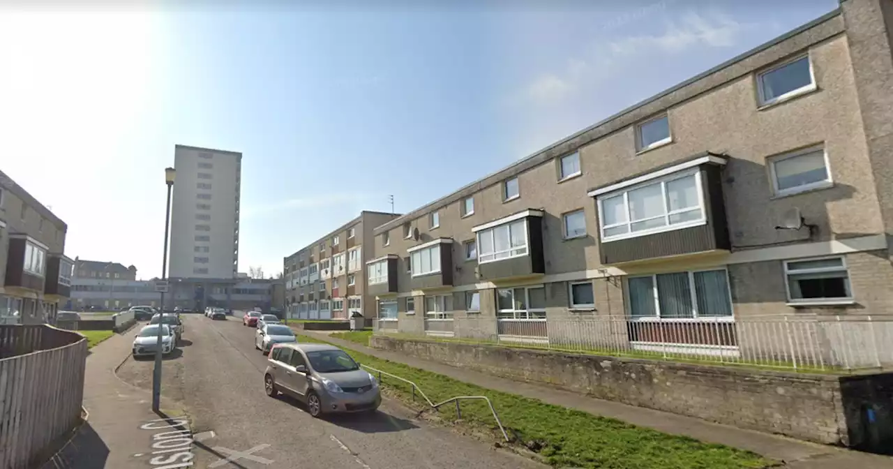 Bomb squad descend onto Scots street after 'suspicious package' found