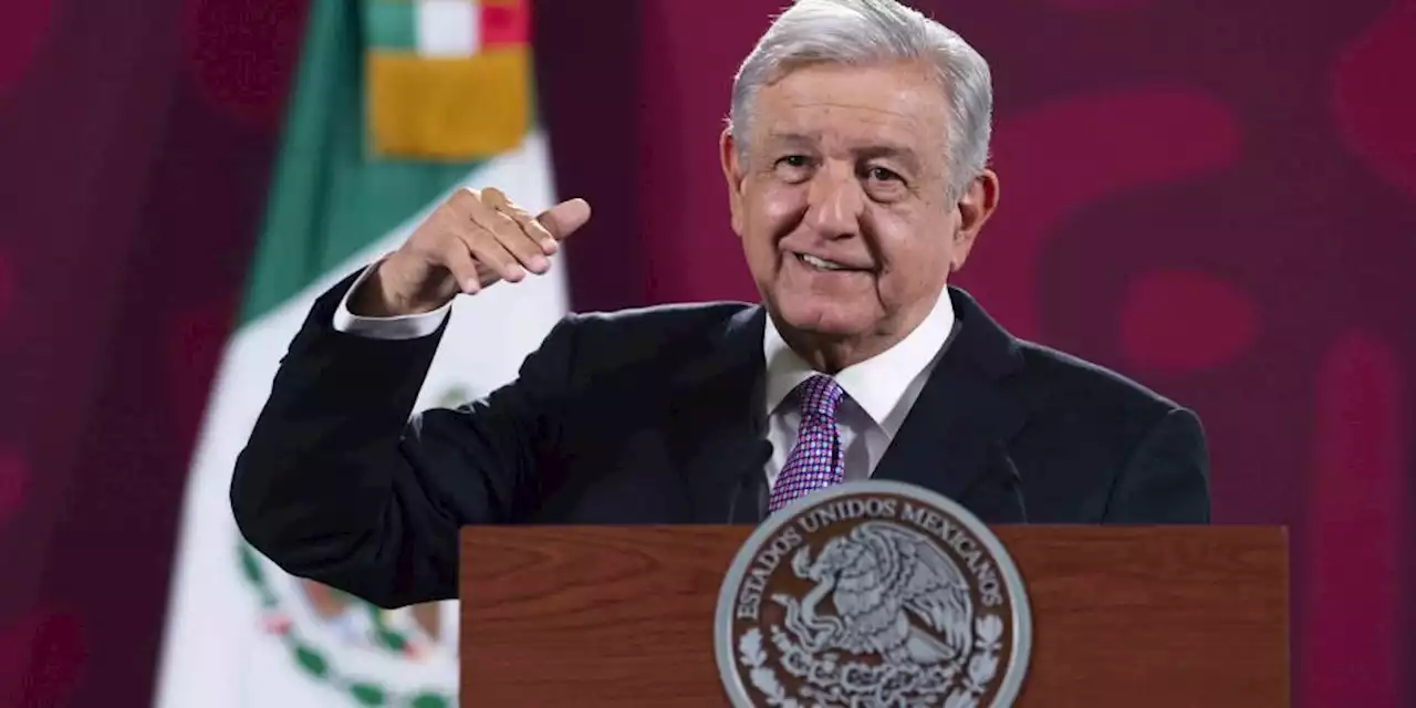 AMLO anuncia plan B para la Electoral y Monreal objeta