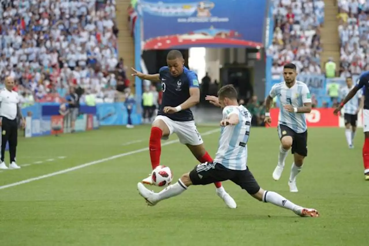 Un chant raciste visant Mbappé et les Bleus diffusé à la télévision argentine