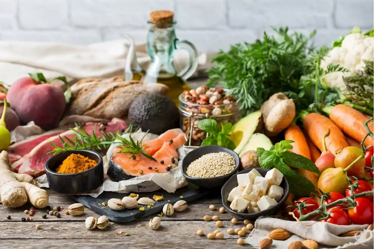 Polyphenols in Mediterranean diet may modulate COVID-19 inflammation