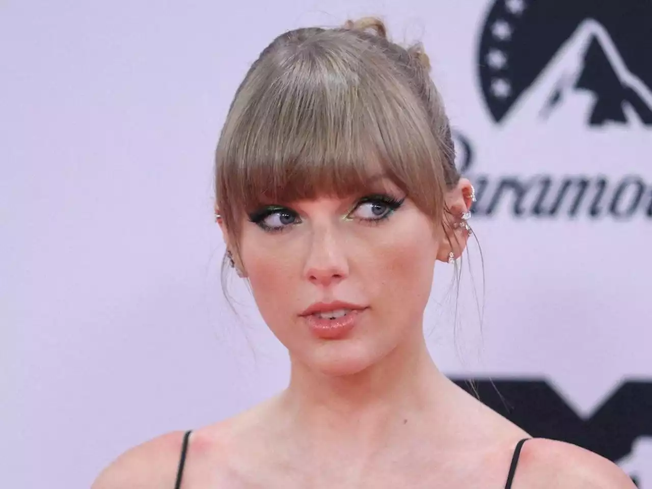 'Unprecedented' demand for Taylor Swift tour crashes Ticketmaster website