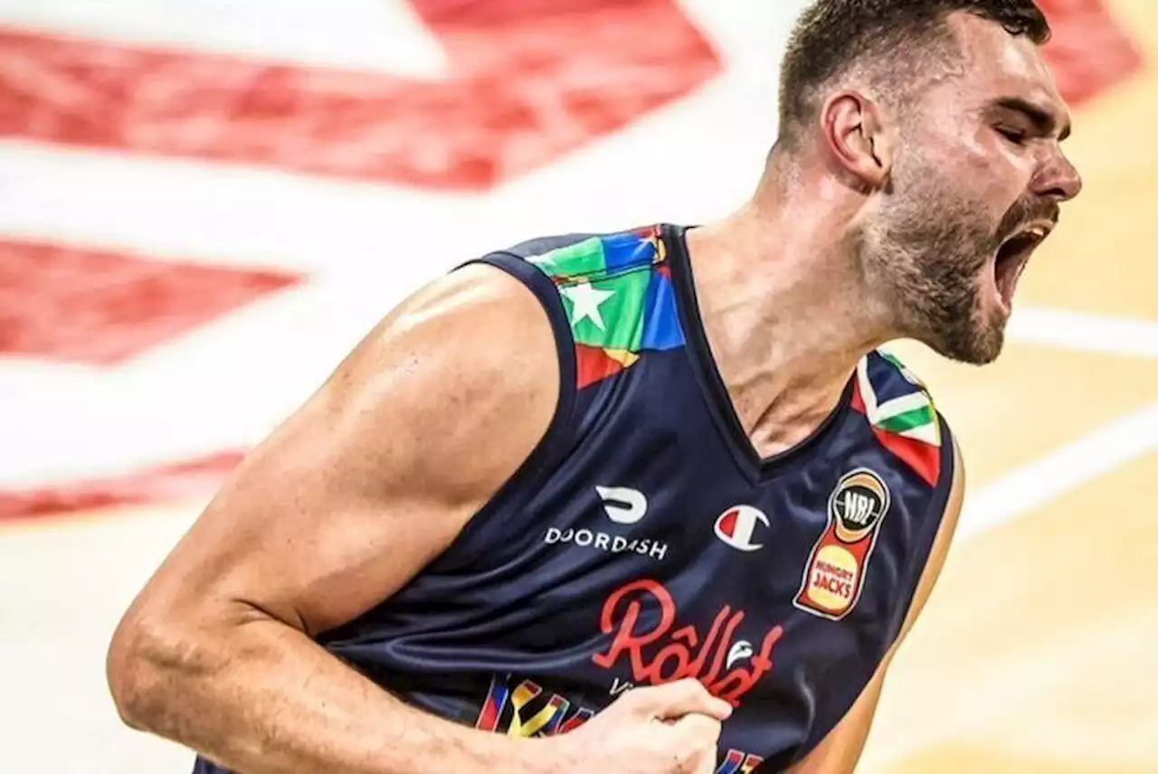 Humphries becomes first player to come out as gay in Australia's NBL