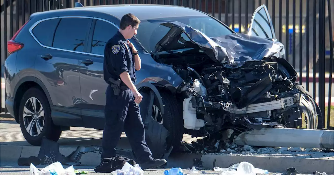 Car crashes into Los Angeles sheriff's department recruits on training run