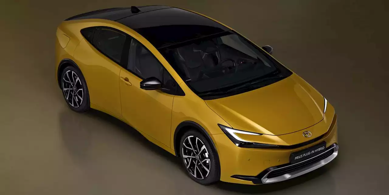 2023 Toyota Prius Is a Plug-in Hybrid as Standard, Gets Optional Solar Roof Panels