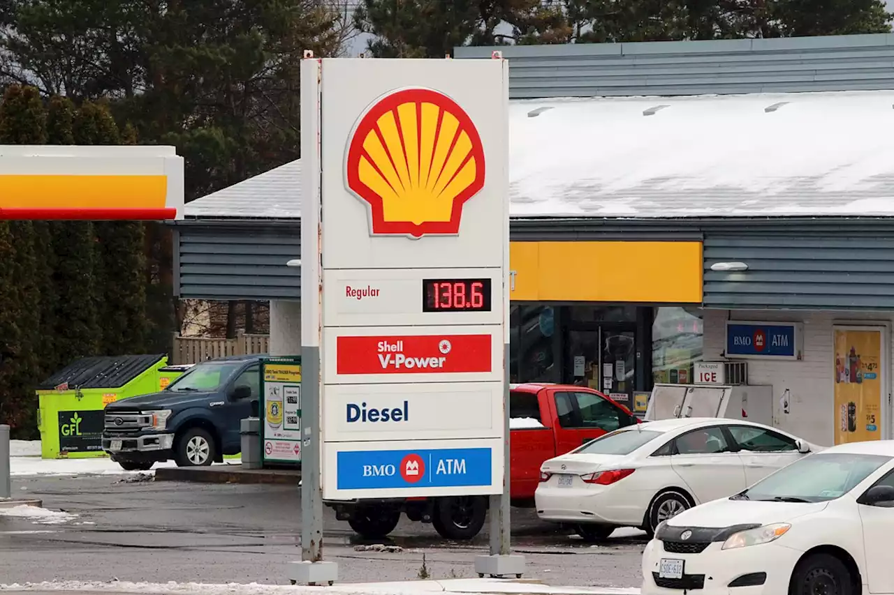 Gas prices plummeting in Thunder Bay