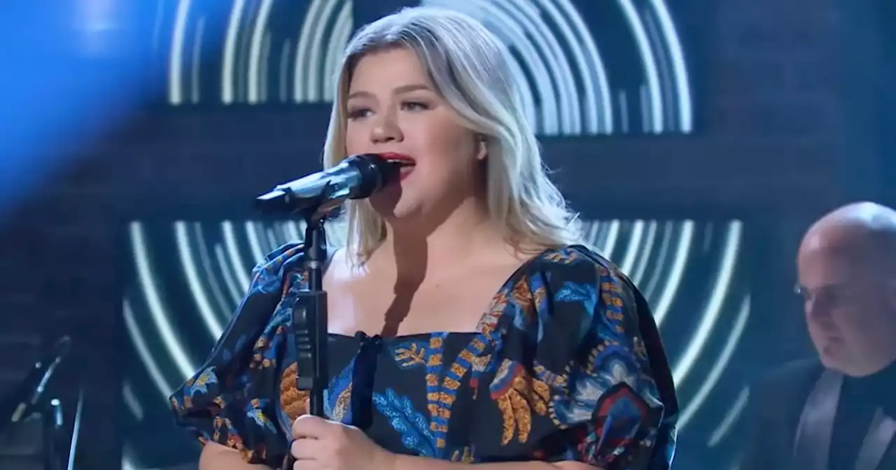 Kelly Clarkson's latest Adele cover will knock your socks off