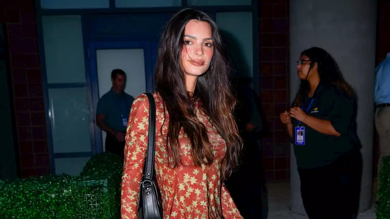 Emily Ratajkowski’s New Curtain Bangs Belong On Your Fall Mood Board