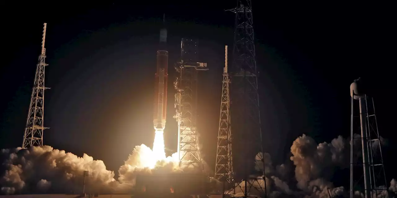 NASA’s mightiest rocket lifts off 50 years after Apollo