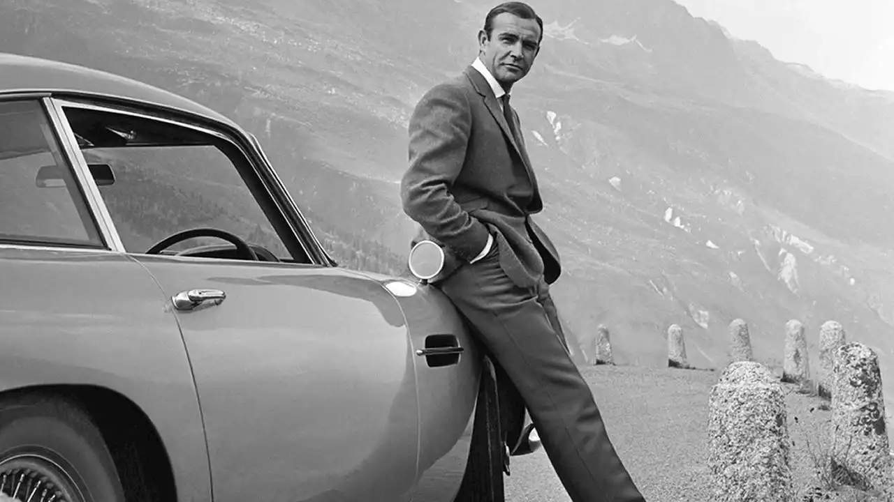 Sean Connery vs James Bond