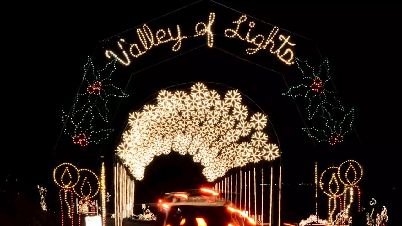 Arizona's best Christmas lights displays in 2022: Bundle up and get your glow on