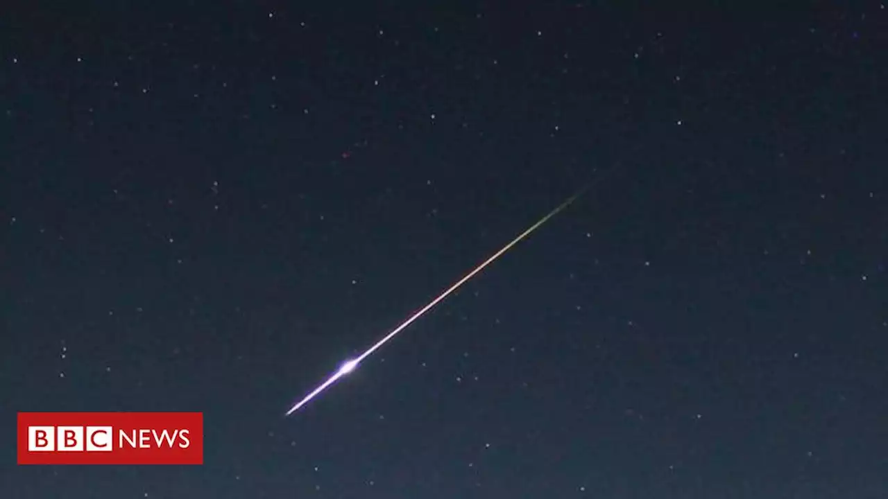 Astrônoma é banida do Twitter por vídeo de meteoro identificado como 'conteúdo íntimo' - BBC News Brasil