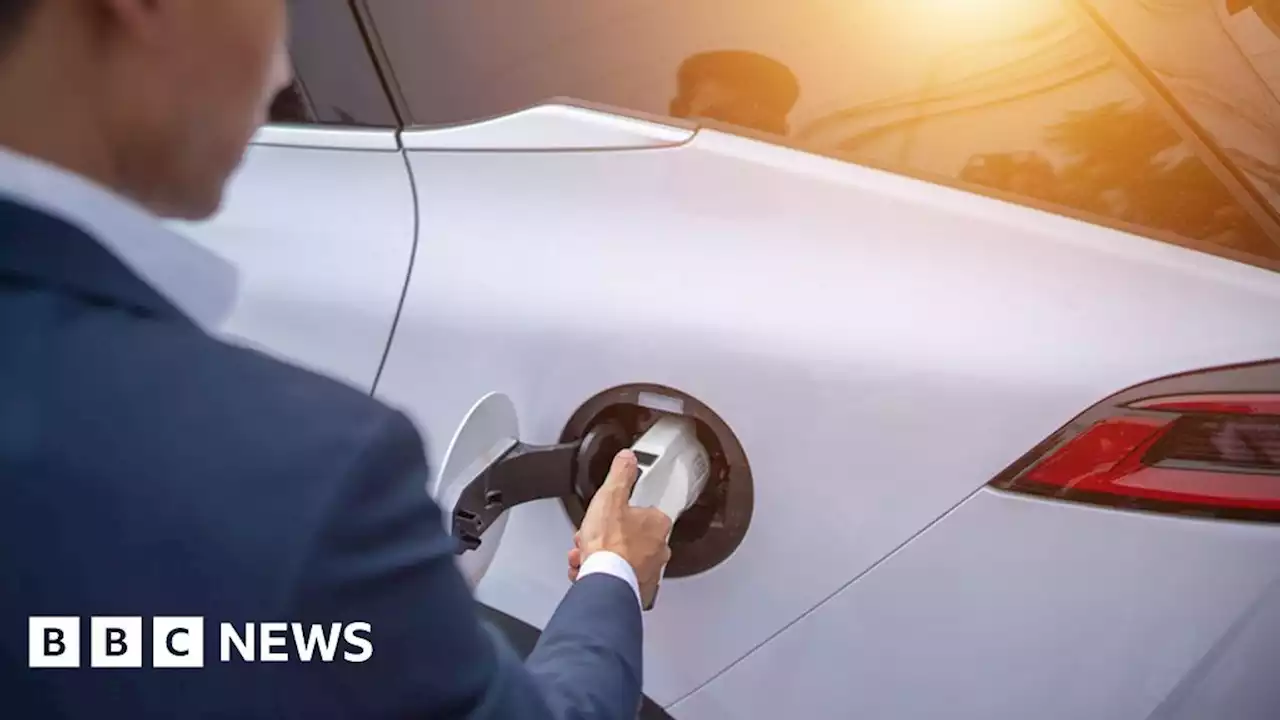 Electric car drivers to pay road tax from April 2025 日本