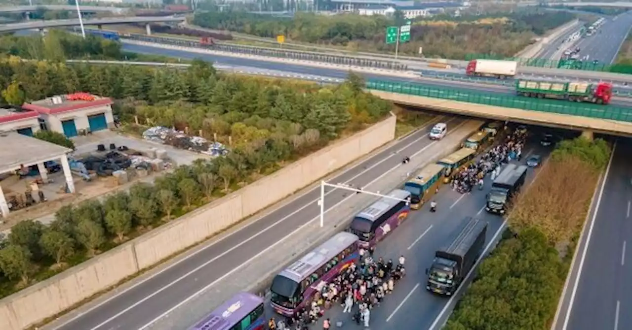 China Pushes Retired Soldiers into World's Largest iPhone Factory After Terrified Workers Flee Lockdown