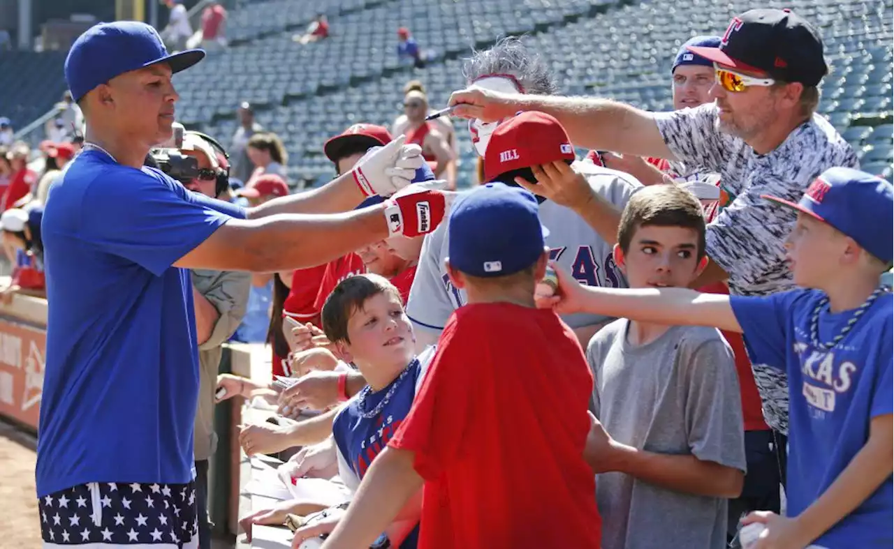 Texas Rangers name former MLB outfielder Will Venable associate manager