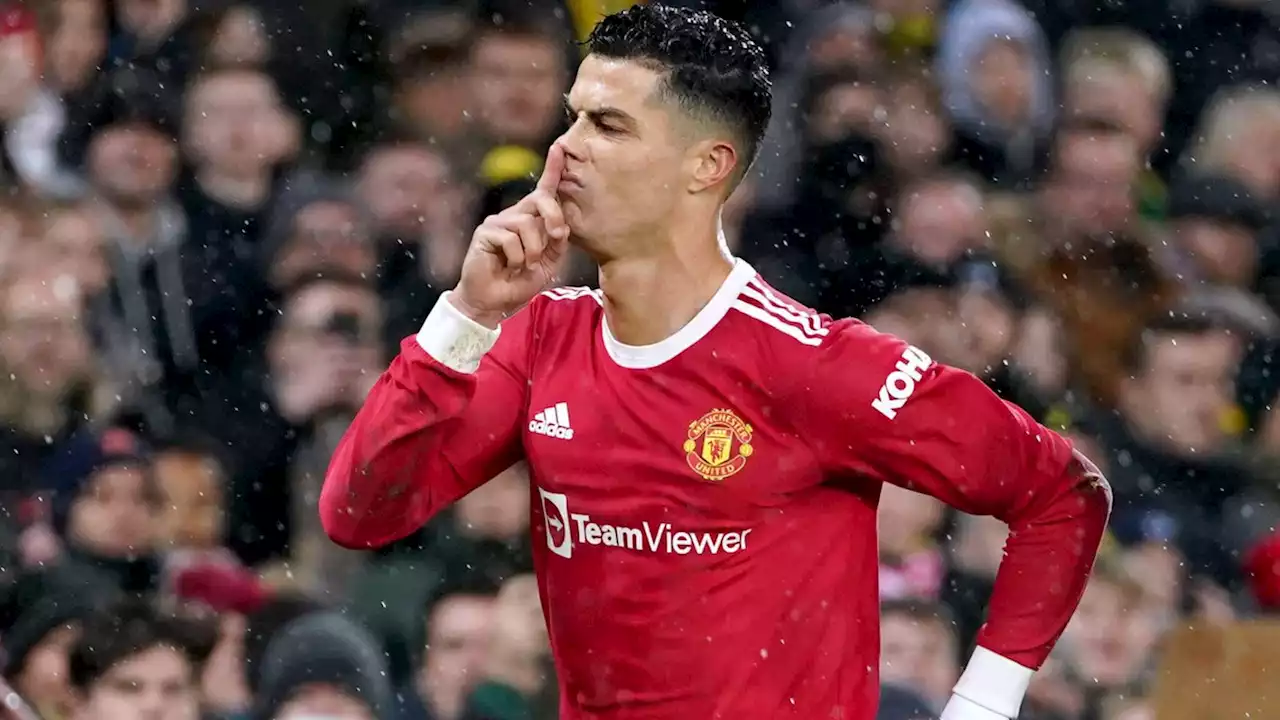 Ronaldo poster torn down by Man Utd as England down to 'just 25 players' now