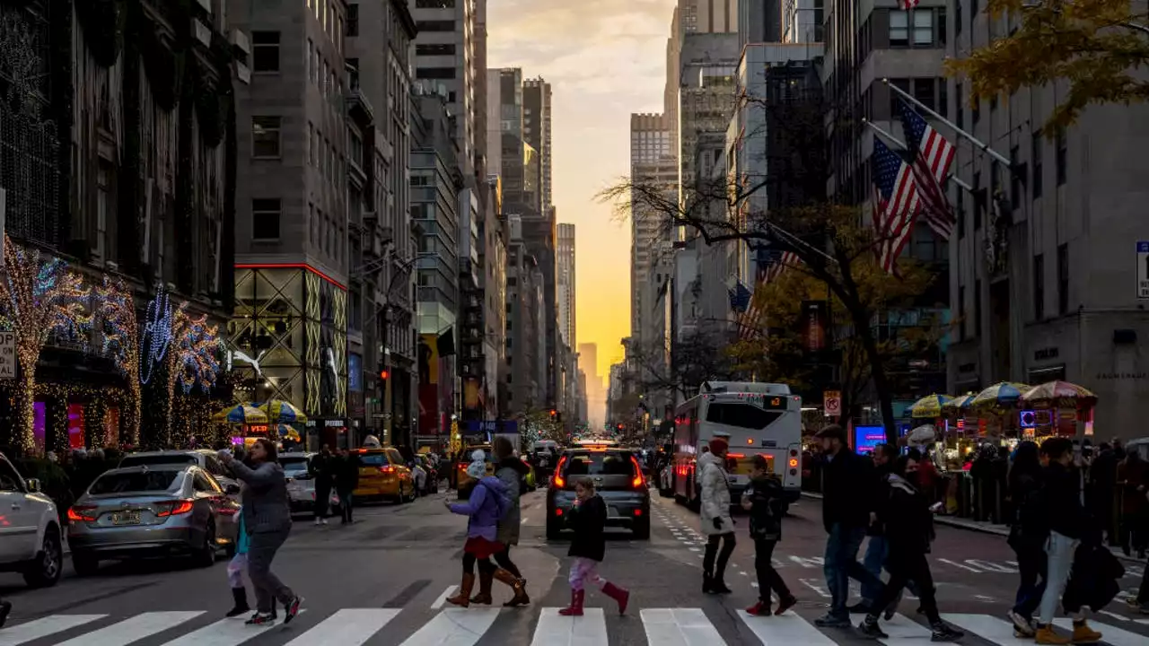 5th Avenue to close to car traffic in December for first time ever