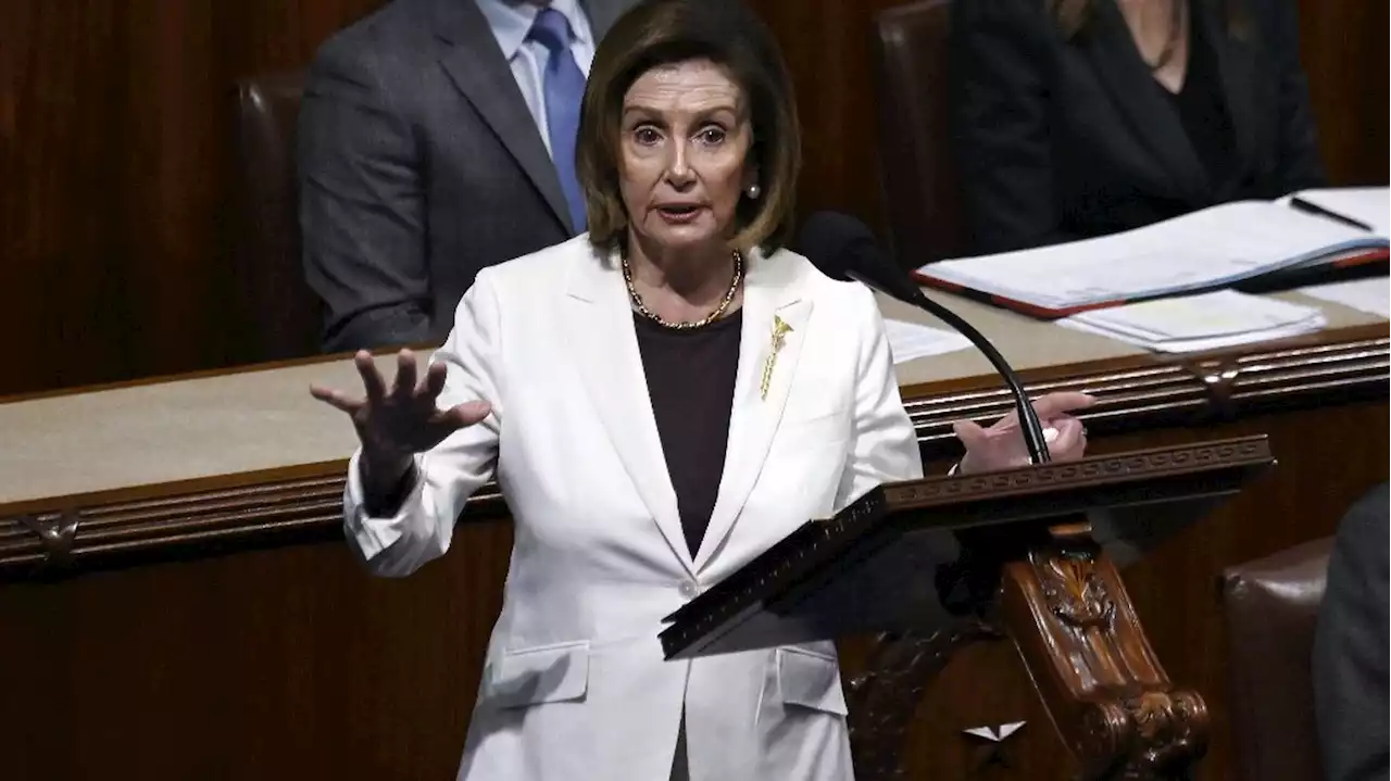 Etats-Unis : Nancy Pelosi annonce qu'elle renonce à la présidence du groupe démocrate au Congrès américain