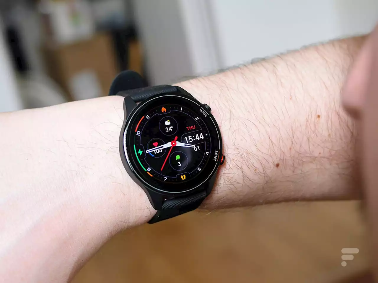 Le Black Friday arrive, mais Cdiscount casse le prix de la Xiaomi Mi Watch dès maintenant