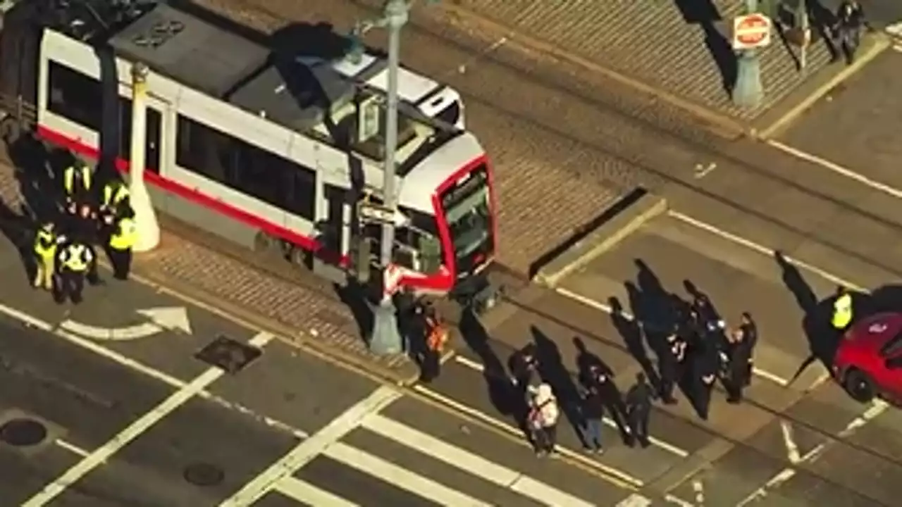 7 injured after SF Muni trains collide along Embarcadero