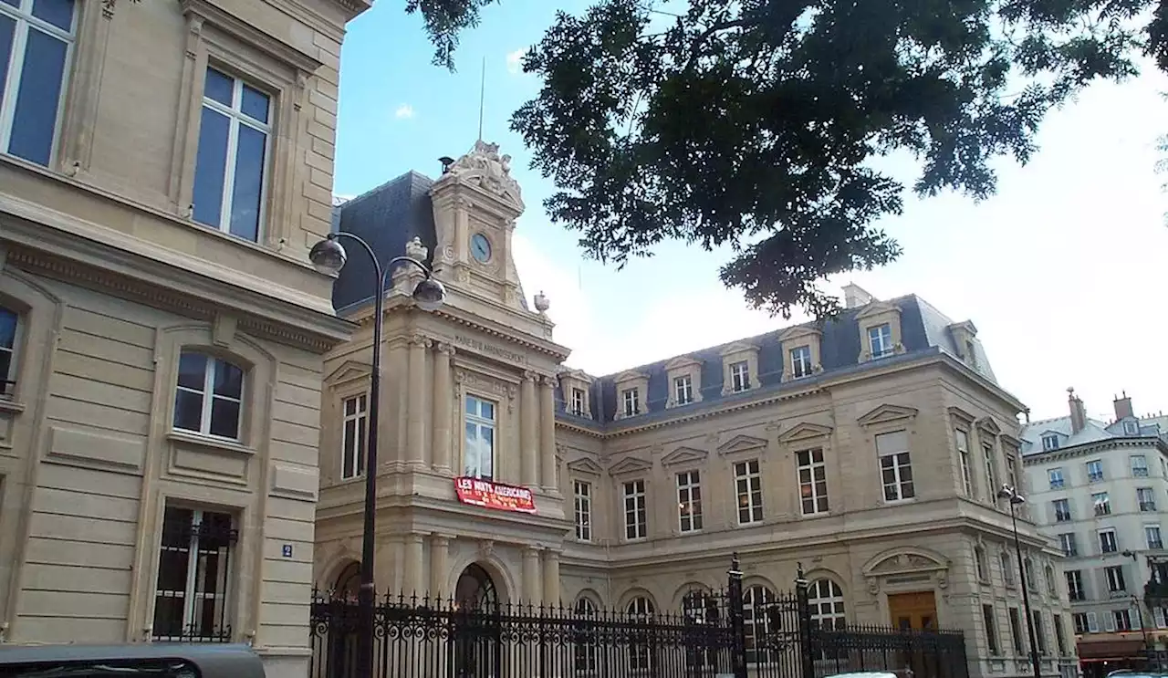 La mairie de Paris annule un colloque sous la pression de militants LGBT