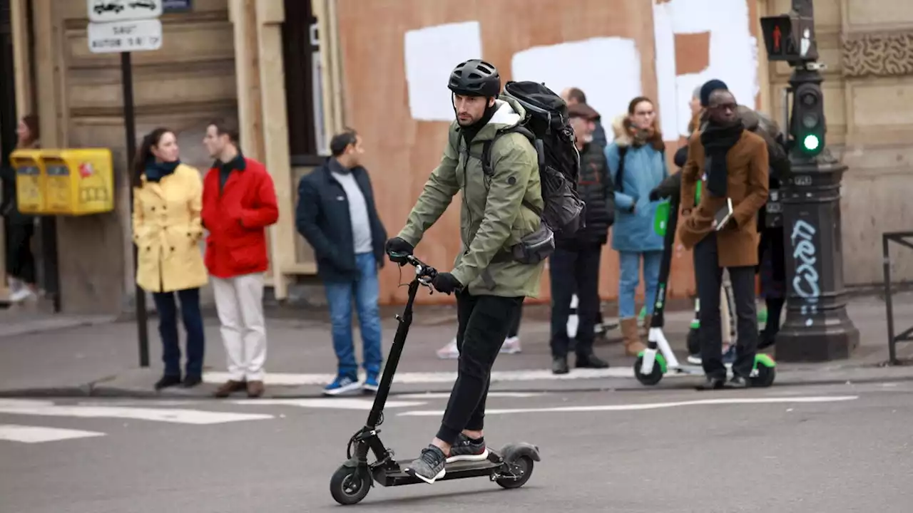 Paris : un conducteur de trottinette électrique meurt après collision avec une camionnette