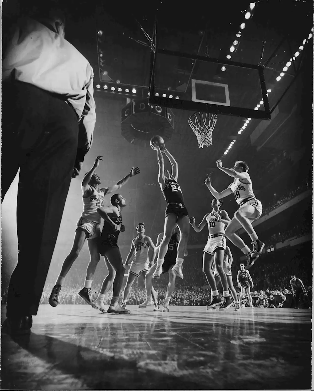 College Basketball: Photos of NCAA Hoops in the '40s, '50s and '60s