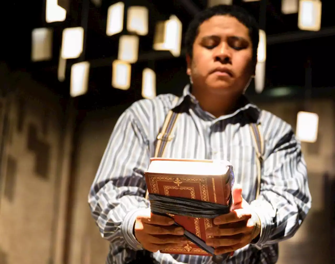 Review: Jorge Luis Borges story about an infinite book bursts to life onstage in Oakland