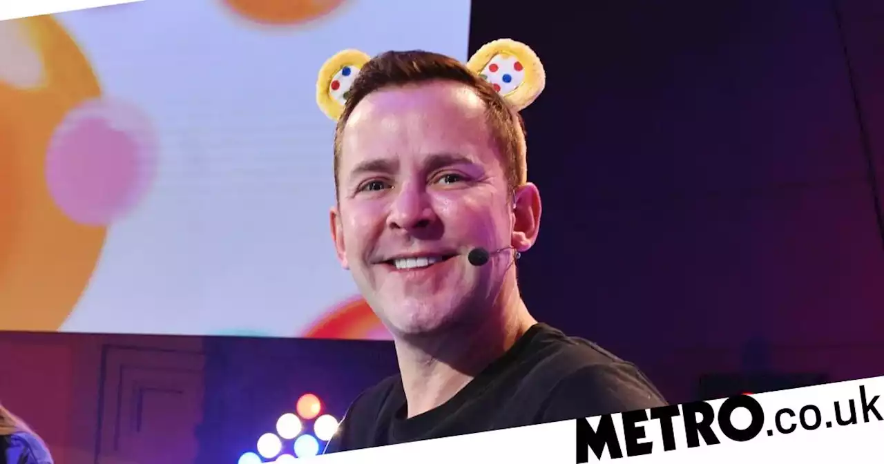 Scott Mills completes treadmill challenge with over £900k donations