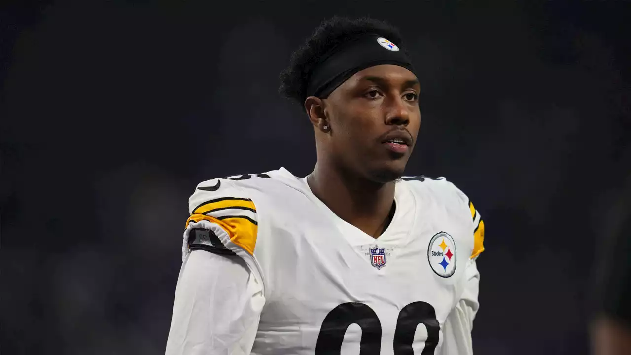 Taco Charlton Plans to ‘Make Plays' for Bears, Help Justin Fields Win Games