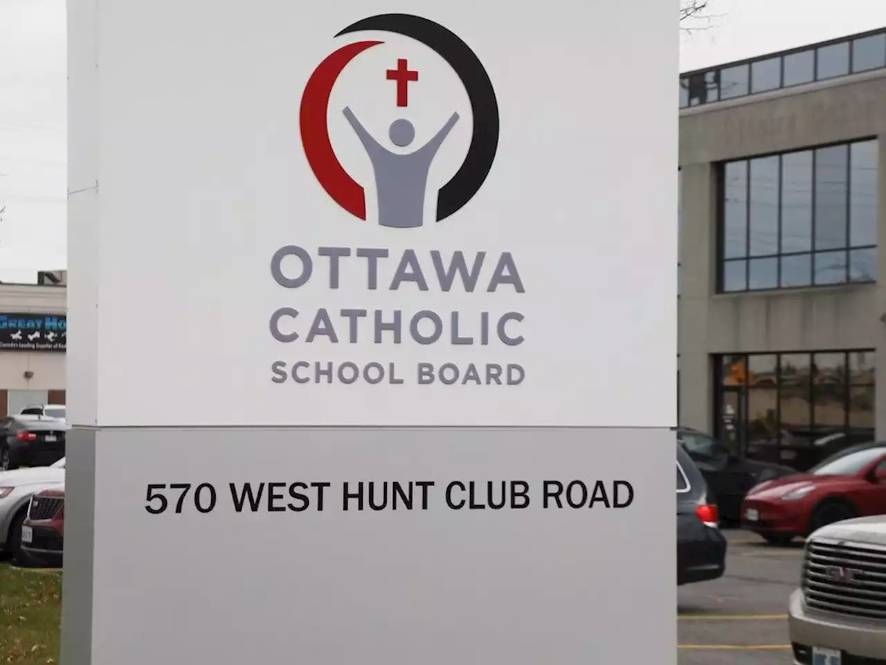 Ottawa Catholic, French public boards to close schools if CUPE members go on strike