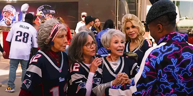 Rob Gronkowski Gets Flirty W/ 84-Year-Old Jane Fonda In New '80