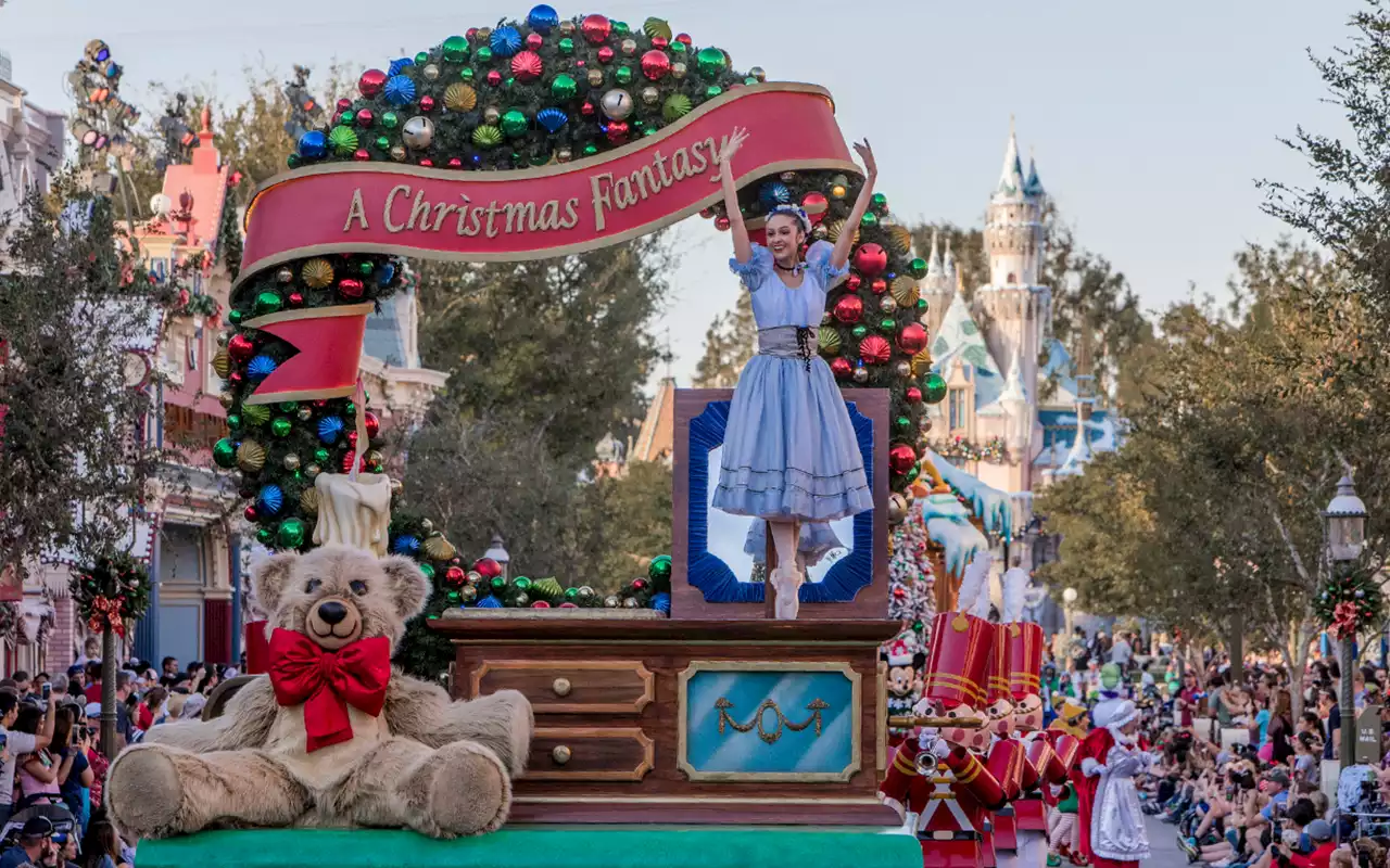 7 unusual things you didn’t know about Disneyland at the holidays